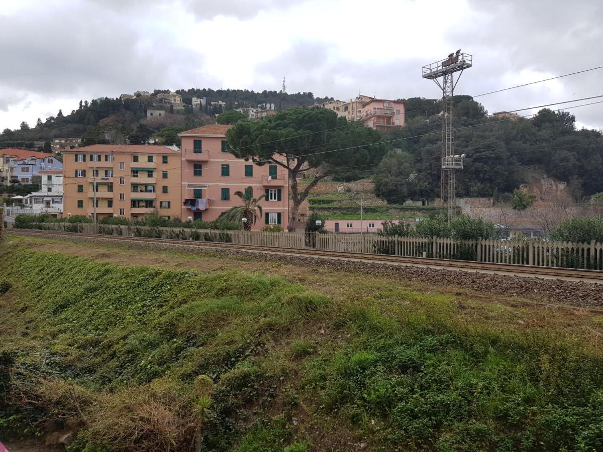 Holiday In Pietra Ligure Buitenkant foto